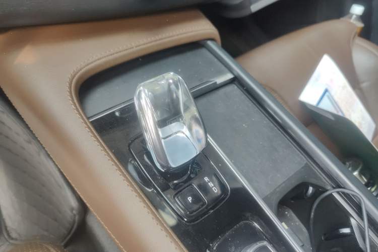 Used Volvo XC90 New Energy 2022 Facelift E-Drive Hybrid T8 Luxury Prestige 7-Seater Gear Lever