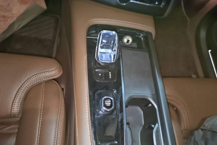 Used Volvo XC90 New Energy 2022 E-Drive Hybrid T8 Luxury Flagship 7-Seater Gear Lever