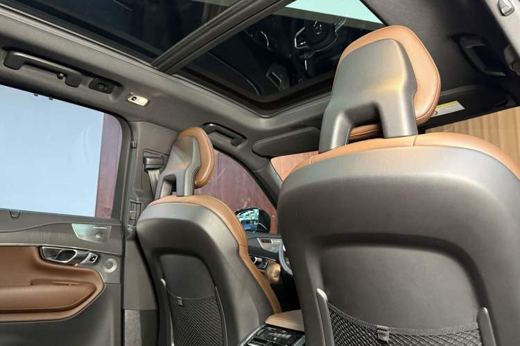 Used Volvo XC90 New Energy 2022 E-Drive Hybrid T8 Luxury Flagship 7-Seater Headliner