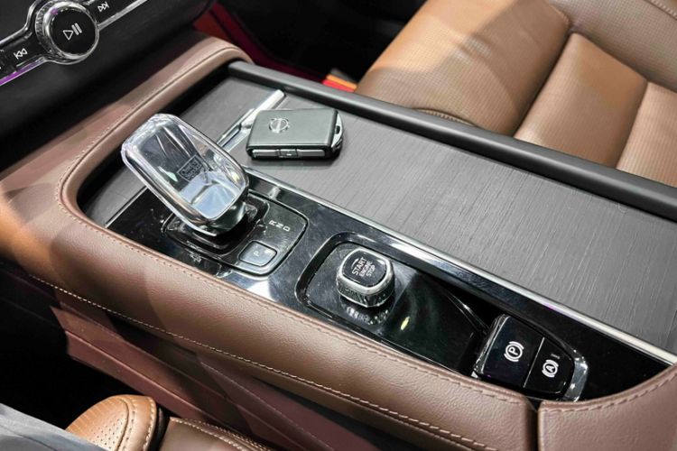 Used Volvo XC90 New Energy 2022 E-Drive Hybrid T8 Luxury Flagship 7-Seater Interior 1