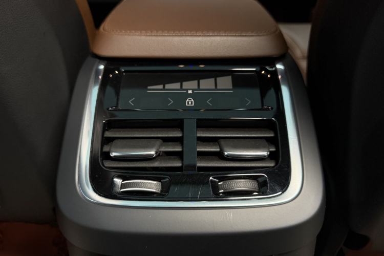 Used Volvo XC90 New Energy 2022 E-Drive Hybrid T8 Luxury Flagship 7-Seater Interior 14
