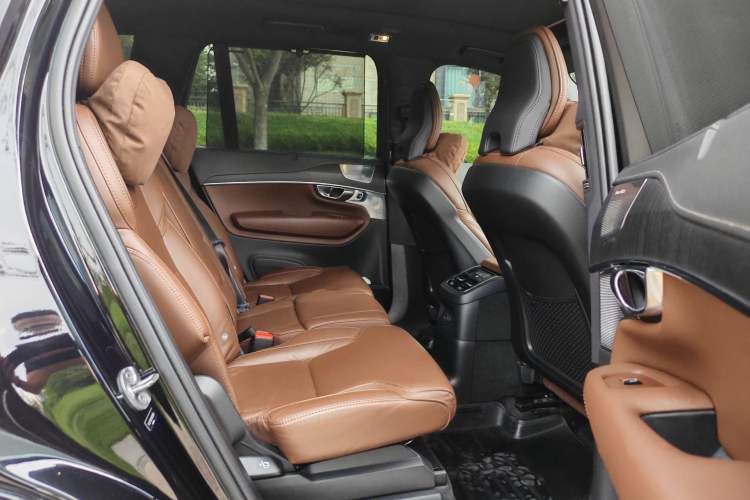 Used Volvo XC90 New Energy 2022 Facelift E-Drive Hybrid T8 Luxury Prestige 7-Seater Interior 3