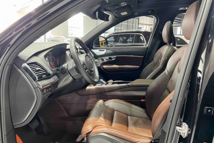 Used Volvo XC90 New Energy 2022 E-Drive Hybrid T8 Luxury Flagship 7-Seater Interior 4