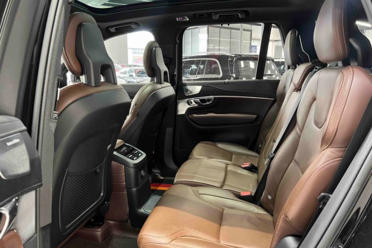Used Volvo XC90 New Energy 2022 E-Drive Hybrid T8 Luxury Flagship 7-Seater Interior 5