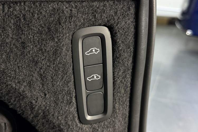 Used Volvo XC90 New Energy 2022 E-Drive Hybrid T8 Luxury Flagship 7-Seater Interior 9