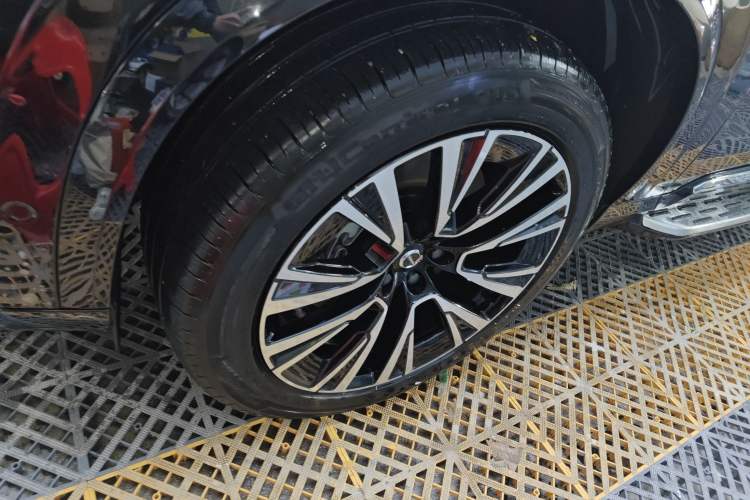 Used Volvo XC90 New Energy 2022 Facelift E-Drive Hybrid T8 Luxury Prestige 7-Seater Left Front Wheel Hub