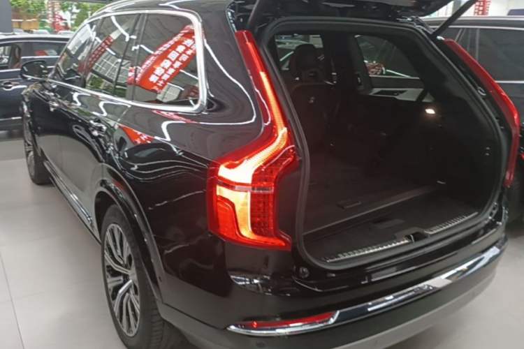 Used Volvo XC90 New Energy 2022 Facelift E-Drive Hybrid T8 Luxury Prestige 7-Seater Rear Left 45 Deg