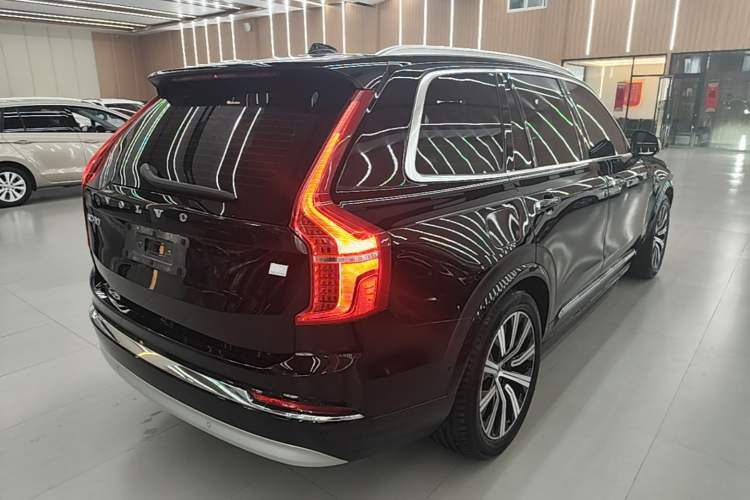 Used Volvo XC90 New Energy 2022 E-Drive Hybrid T8 Luxury Flagship 7-Seater Rear Right 45 Deg