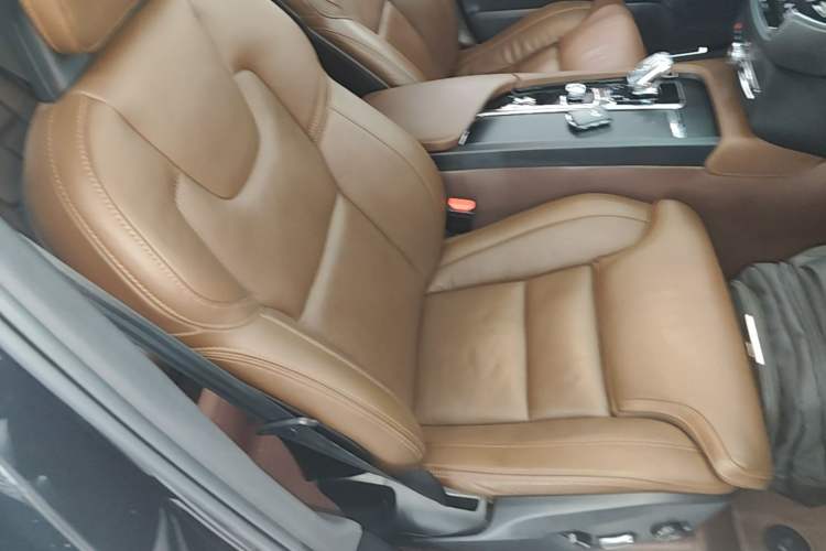 Used Volvo XC90 New Energy 2022 E-Drive Hybrid T8 Luxury Flagship 7-Seater Right Front Seat