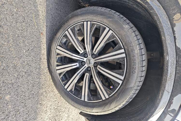 Used Volvo XC90 New Energy 2022 E-Drive Hybrid T8 Luxury Flagship 7-Seater Right Front Wheel Hub