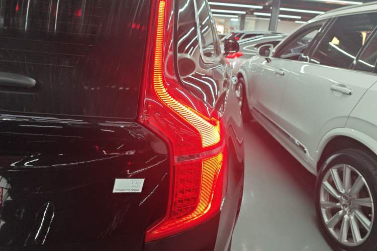 Used Volvo XC90 New Energy 2022 E-Drive Hybrid T8 Luxury Flagship 7-Seater Right Rear Taillight