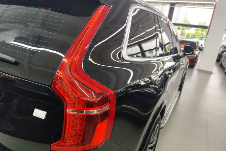 Used Volvo XC90 New Energy 2022 E-Drive Hybrid T8 Luxury Flagship 7-Seater Right Rear Taillight