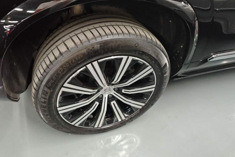 Used Volvo XC90 New Energy 2022 E-Drive Hybrid T8 Luxury Flagship 7-Seater Right Rear Wheel Hub