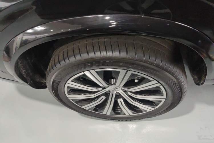 Used Volvo XC90 New Energy 2022 E-Drive Hybrid T8 Luxury Flagship 7-Seater Right Rear Wheel Hub