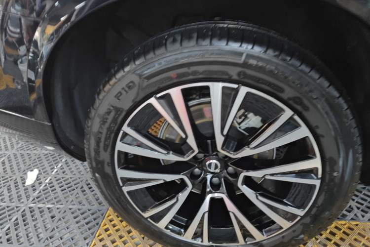 Used Volvo XC90 New Energy 2022 Facelift E-Drive Hybrid T8 Luxury Prestige 7-Seater Right Rear Wheel Hub