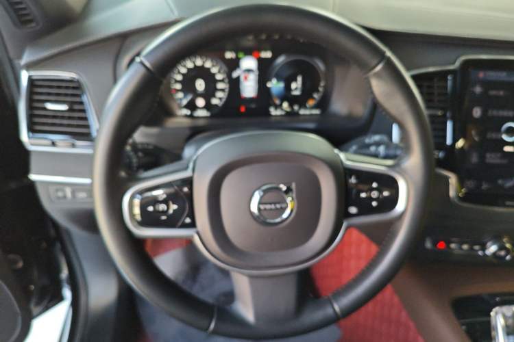 Used Volvo XC90 New Energy 2022 E-Drive Hybrid T8 Luxury Flagship 7-Seater Steering Wheel