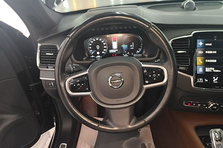 Used Volvo XC90 New Energy 2022 E-Drive Hybrid T8 Luxury Flagship 7-Seater Steering Wheel