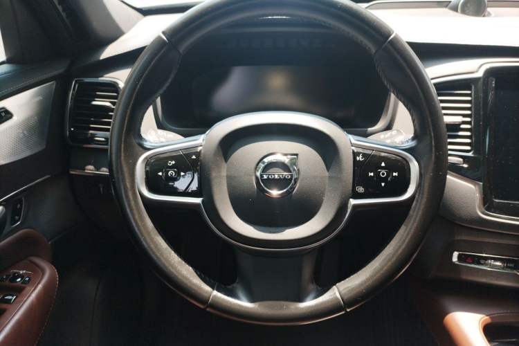 Used Volvo XC90 New Energy 2022 Facelift E-Drive Hybrid T8 Luxury Prestige 7-Seater Steering Wheel