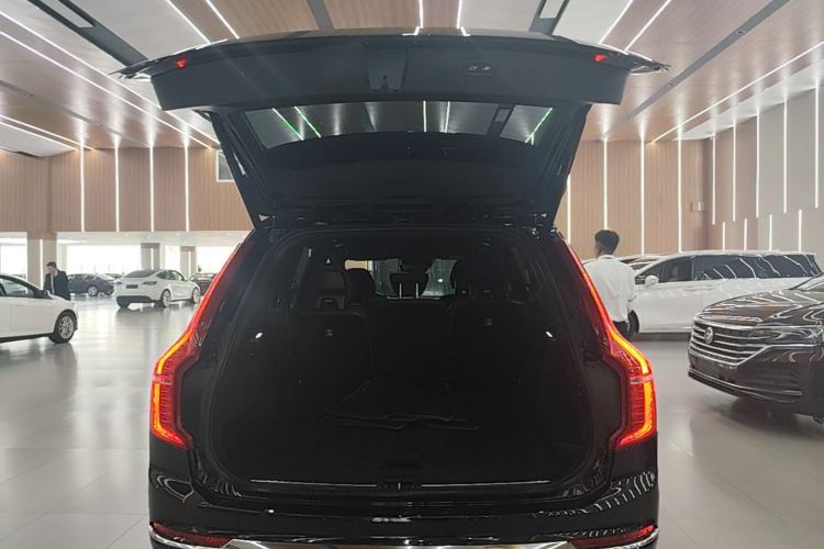 Used Volvo XC90 New Energy 2022 E-Drive Hybrid T8 Luxury Flagship 7-Seater Trunk