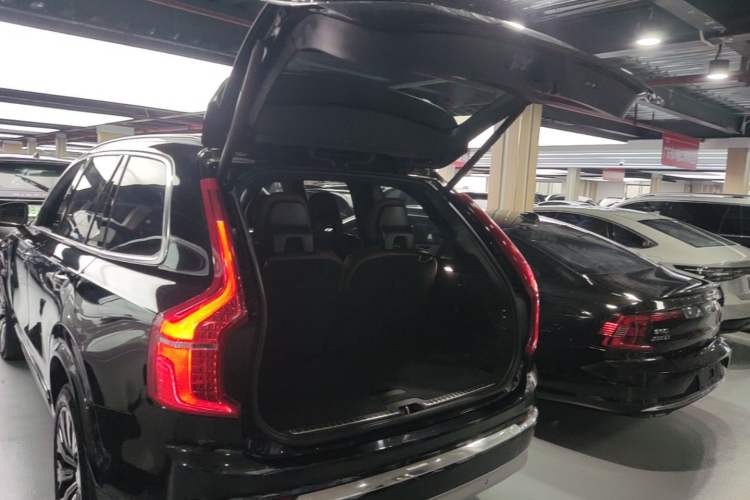 Used Volvo XC90 New Energy 2022 E-Drive Hybrid T8 Luxury Flagship 7-Seater Trunk