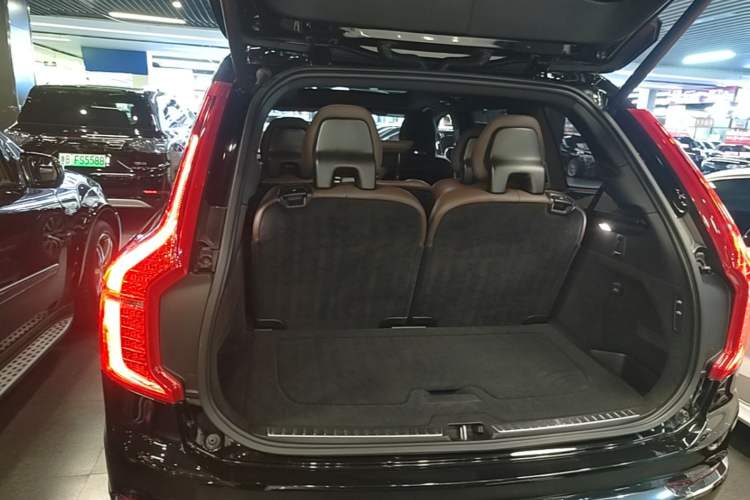 Used Volvo XC90 New Energy 2022 Facelift E-Drive Hybrid T8 Luxury Prestige 7-Seater Trunk