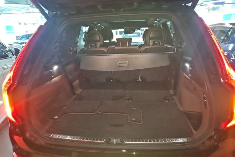 Used Volvo XC90 New Energy 2022 E-Drive Hybrid T8 Luxury Flagship 7-Seater Trunk