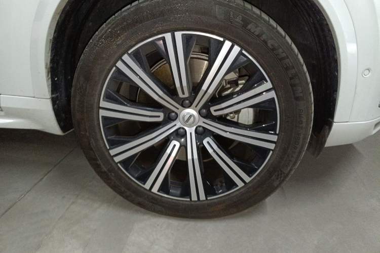 Used Volvo XC90 New Energy 2022 E-Drive Hybrid T8 Luxury Flagship 7-Seater Right Front Wheel Hub