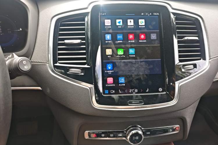 Used Volvo XC90 New Energy 2023 T8 RECHARGE Luxury Prestige 7-Seater Audio And AC Panel