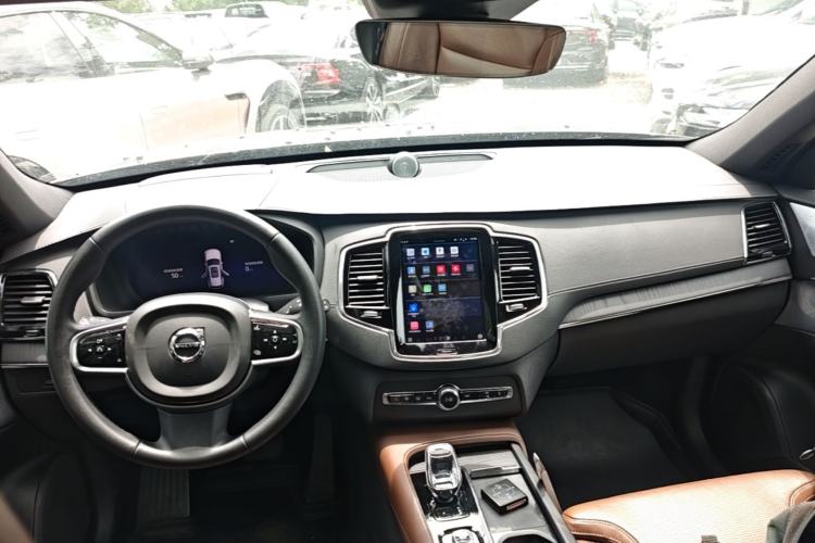 Used Volvo XC90 New Energy 2023 T8 RECHARGE Luxury Prestige 7-Seater Center Console