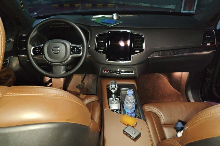 Used Volvo XC90 New Energy 2023 T8 RECHARGE Luxury Prestige 7-Seater Center Console