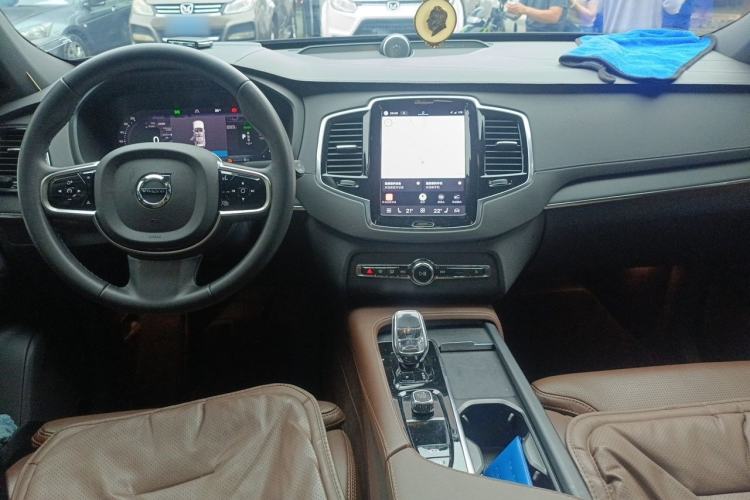 Used Volvo XC90 New Energy 2023 T8 RECHARGE Luxury Prestige 7-Seater Center Console