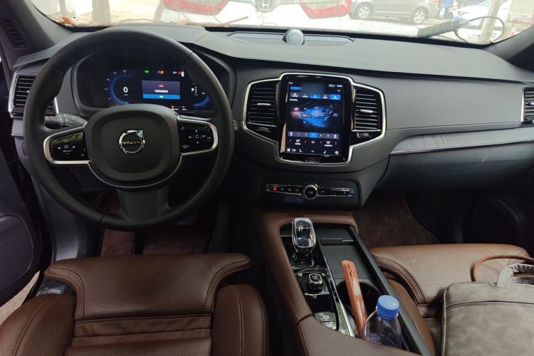 Used Volvo XC90 New Energy 2023 T8 RECHARGE Luxury Prestige 7-Seater Center Console