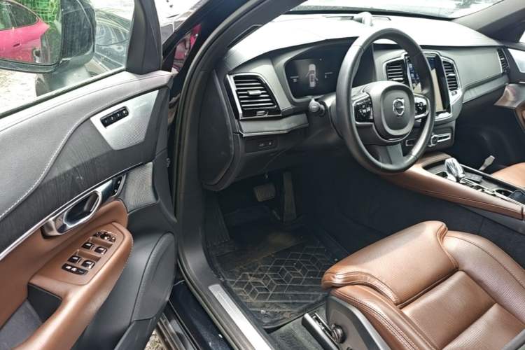 Used Volvo XC90 New Energy 2023 T8 RECHARGE Luxury Prestige 7-Seater Driver Seat