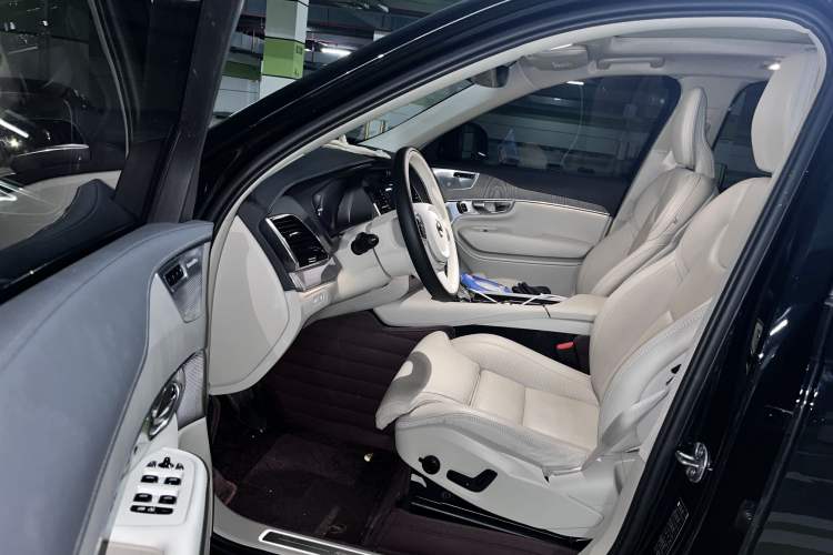 Used Volvo XC90 New Energy 2023 T8 RECHARGE Luxury Prestige 7-Seater Driver Seat