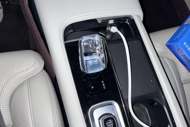 Used Volvo XC90 New Energy 2023 T8 RECHARGE Luxury Prestige 7-Seater Gear Lever