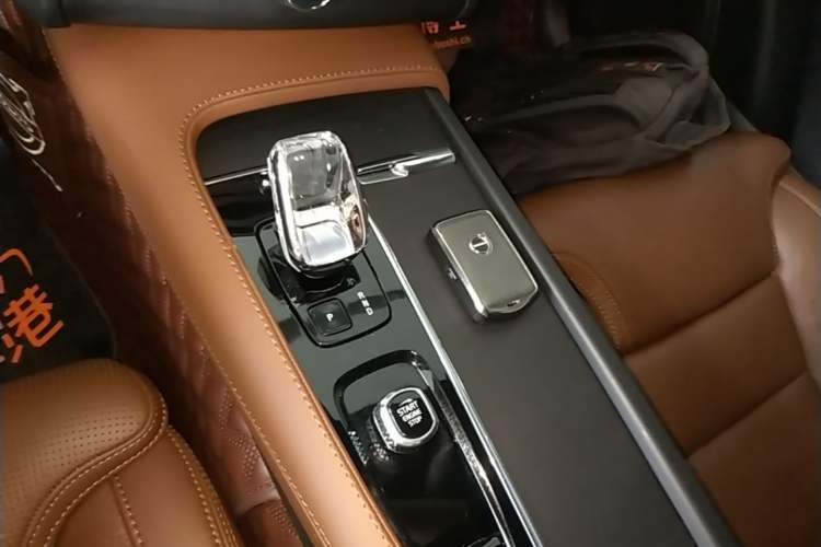 Used Volvo XC90 New Energy 2023 T8 RECHARGE Luxury Prestige 7-Seater Gear Lever