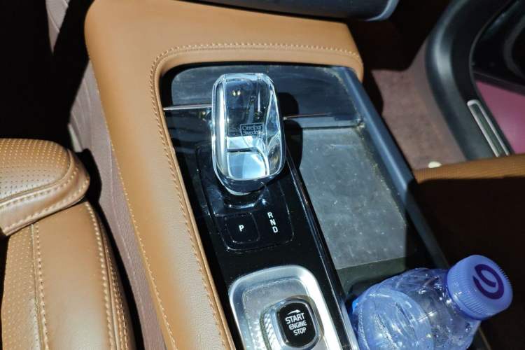 Used Volvo XC90 New Energy 2023 T8 RECHARGE Luxury Prestige 7-Seater Gear Lever