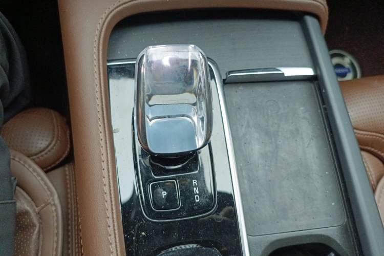 Used Volvo XC90 New Energy 2023 T8 RECHARGE Luxury Prestige 7-Seater Gear Lever