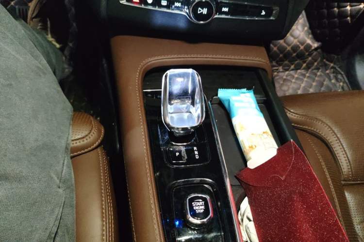 Used Volvo XC90 New Energy 2023 T8 RECHARGE Luxury Prestige 7-Seater Gear Lever