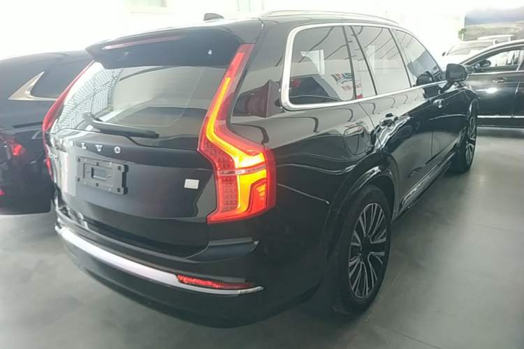 Used Volvo XC90 New Energy 2023 T8 RECHARGE Luxury Prestige 7-Seater Rear Right 45 Deg
