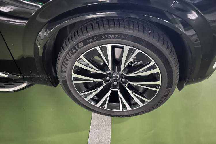 Used Volvo XC90 New Energy 2023 T8 RECHARGE Luxury Prestige 7-Seater Right Front Wheel Hub