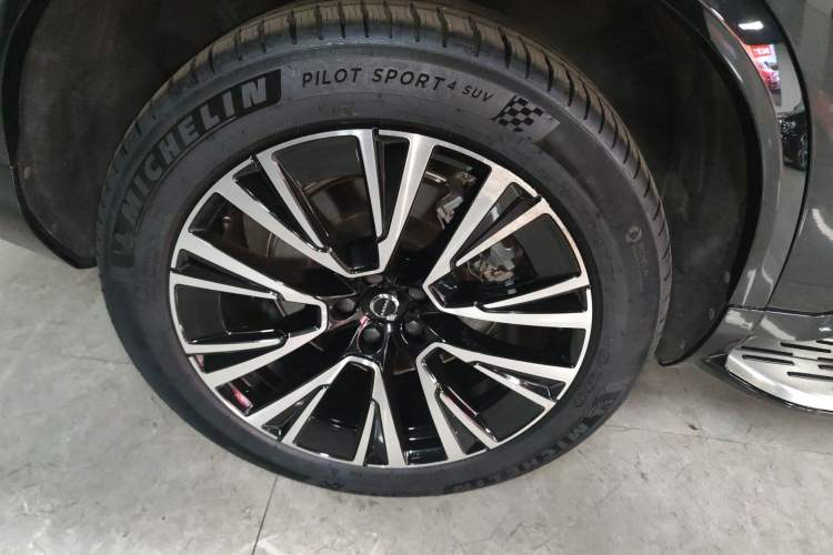 Used Volvo XC90 New Energy 2023 T8 RECHARGE Luxury Prestige 7-Seater Right Rear Wheel Hub