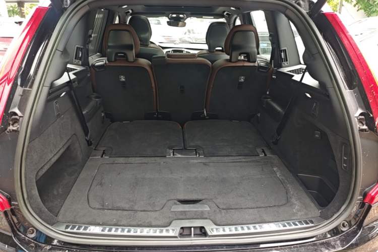 Used Volvo XC90 New Energy 2023 T8 RECHARGE Luxury Prestige 7-Seater Trunk