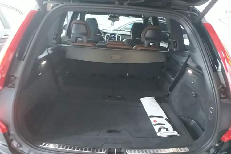 Used Volvo XC90 New Energy 2023 T8 RECHARGE Luxury Prestige 7-Seater Trunk