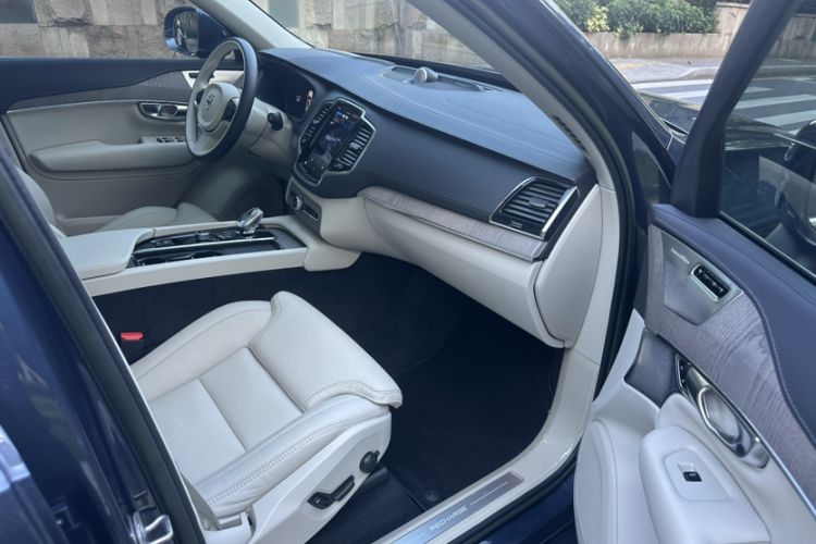 Used Volvo XC90 New Energy 2023 T8 RECHARGE Luxury Prestige 7-Seater Interior 4