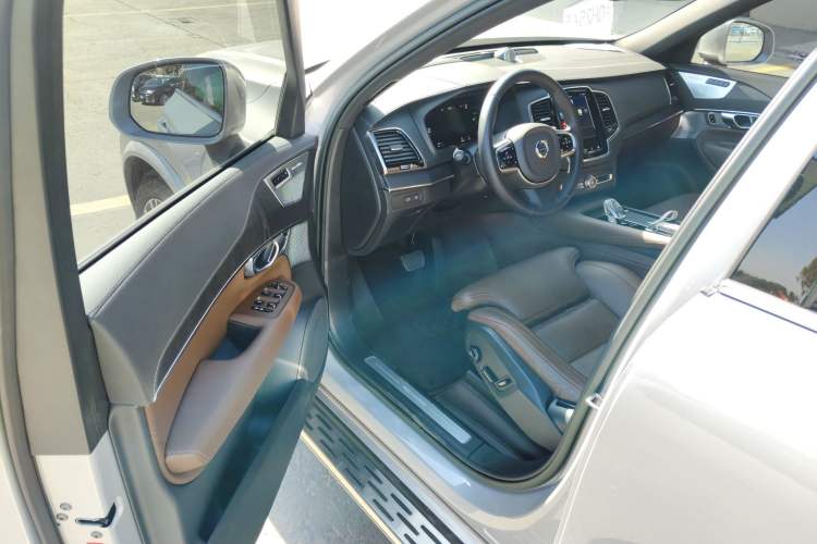 Used Volvo XC90 New Energy 2023 T8 RECHARGE Luxury Prestige 7-Seater Interior 3