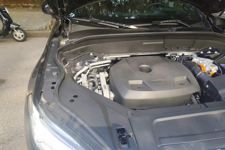 Used Volvo XC90 New Energy 2024 T8 Luxury Flagship 7-Seater Engine Bay Right