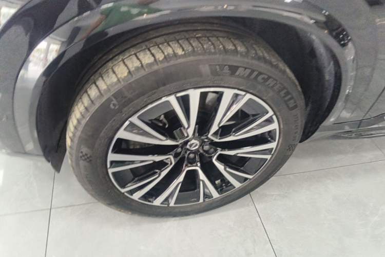 Used Volvo XC90 New Energy 2024 T8 Luxury Flagship 7-Seater Exterior 4
