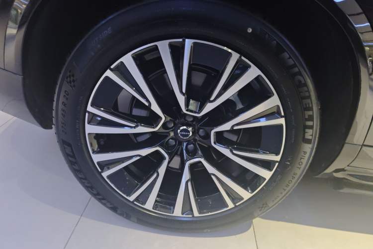 Used Volvo XC90 New Energy 2024 T8 Luxury Flagship 7-Seater Exterior 5