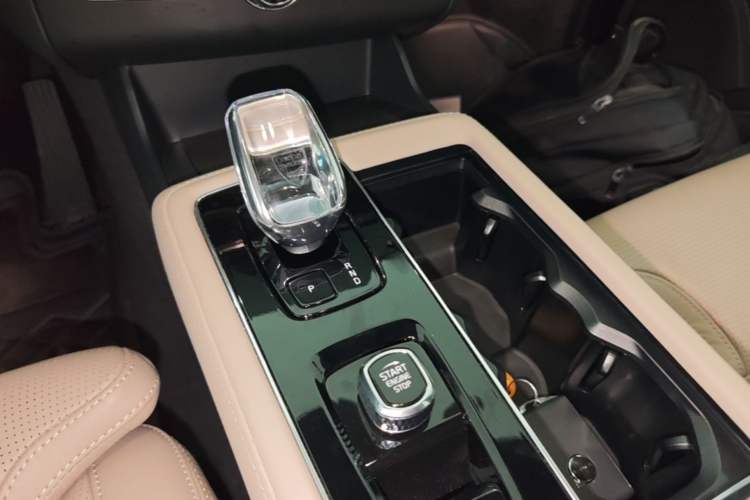 Used Volvo XC90 New Energy 2024 T8 Luxury Flagship 7-Seater Gear Lever